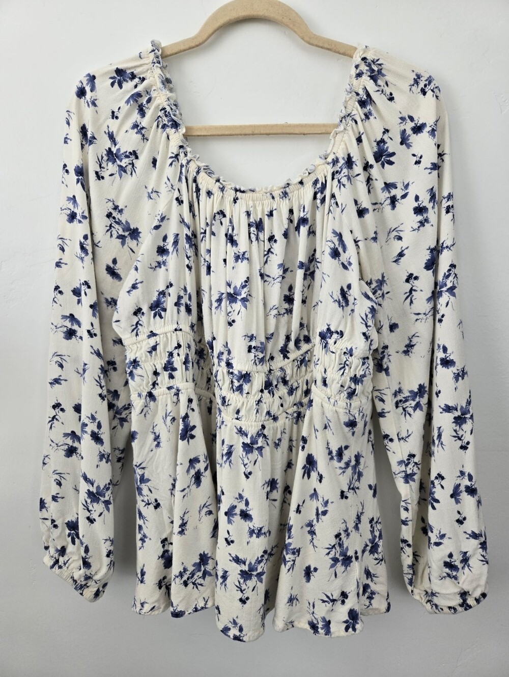Torrid Rayon Slub Waist Detail Blouson Sleeve Top. White floral. Size 3X. - Picture 3 of 10